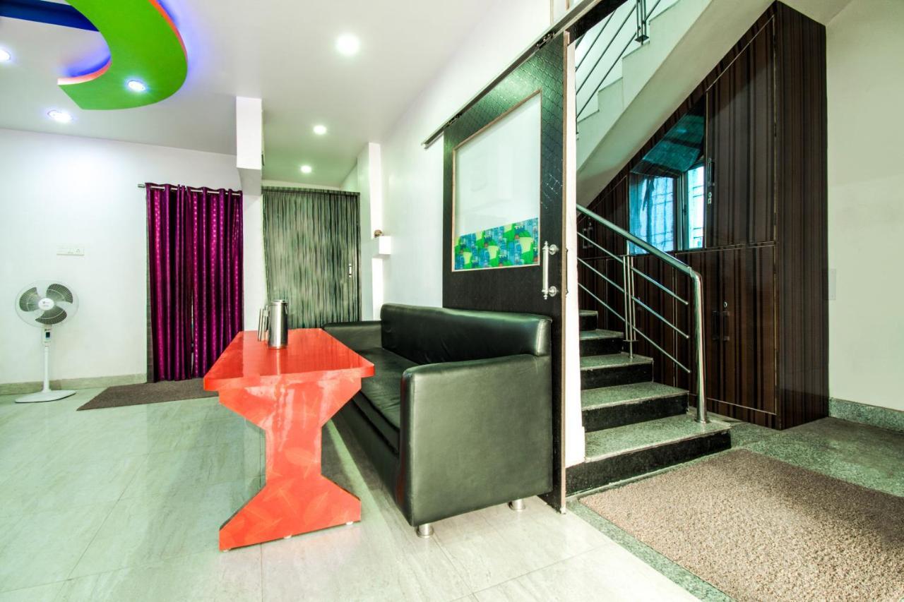 Oyo 14993 Rp Palace Danapur Екстер'єр фото